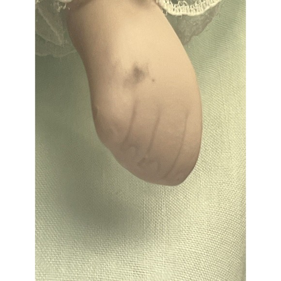 Treasured Memories Young Friends Collection Porcelain Doll Vintage 1991 - Picture 8 of 16